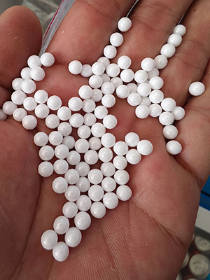 Zirconia Ball with Smooth Surface for Reducing Equipment Wear in Continuous Grin